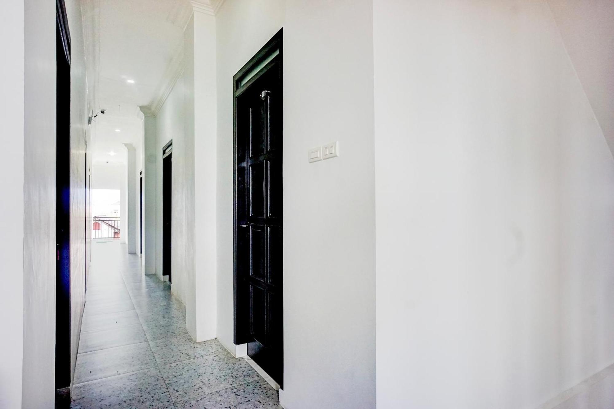 Capital O 94254 Dental Inn Banda Aceh Exterior foto